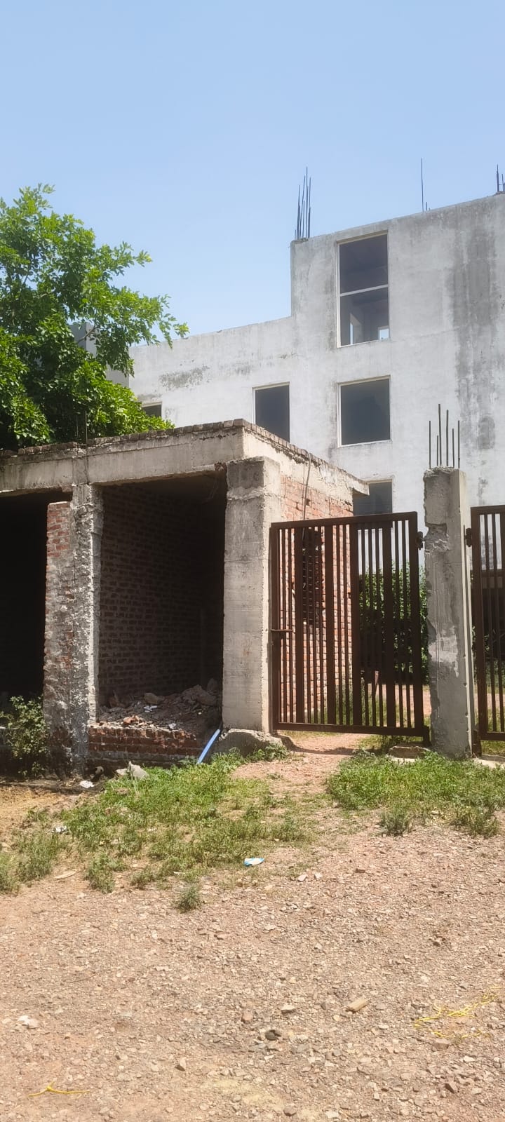 5500 Sq Meter Industrial building for sale in ecotech 1 extension 1