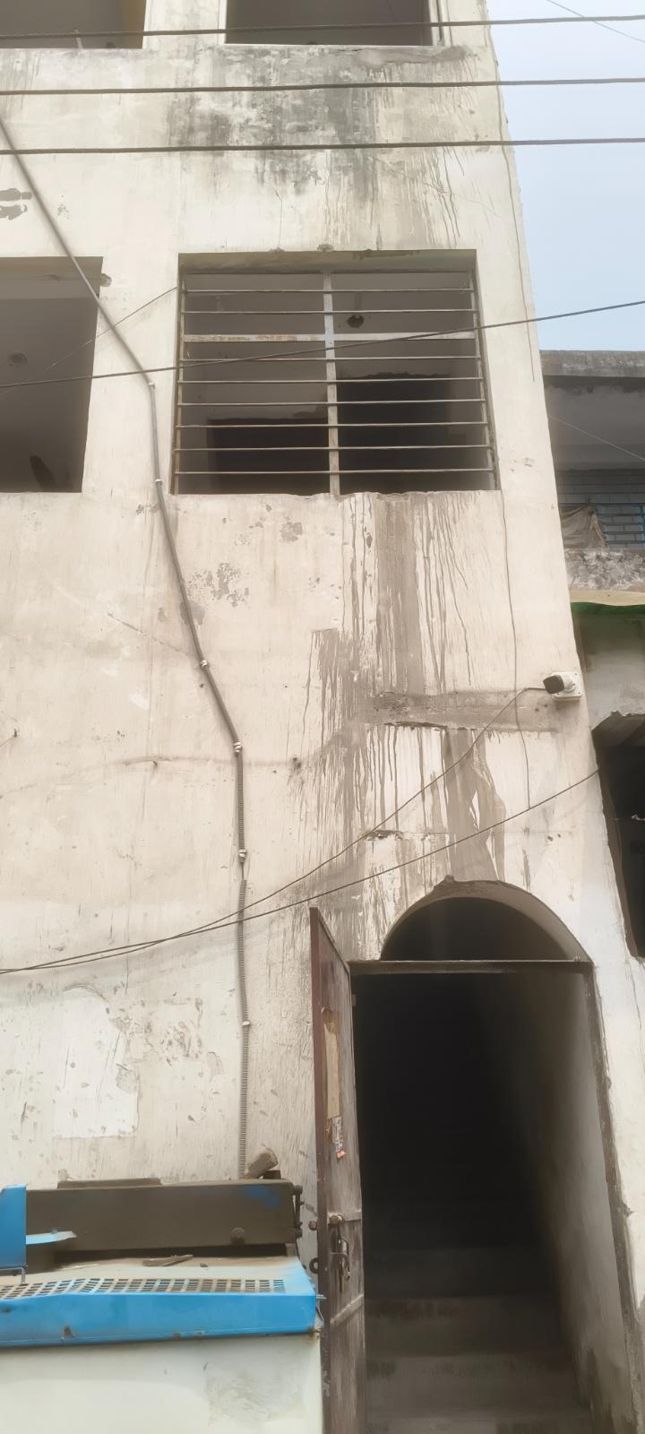 250 sq mtr industrial Building in sec 8 Noida